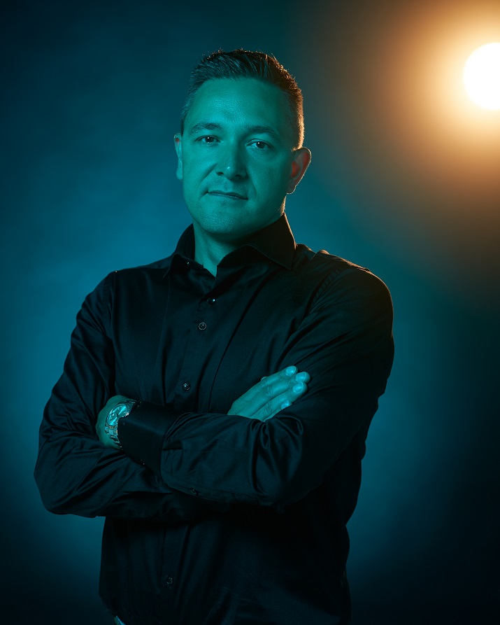 Portret van Mike, oprichter van Nivena
